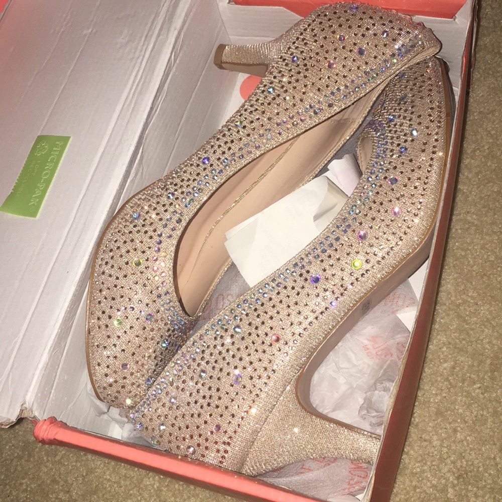 #spraklyshoes #nude #needgone